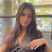 Profesora de inglés para reforzar conocimientos de Educación Primaria